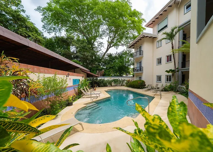 Surfside Tower - Ground Floor Condo With Pool, Walk To Potrero Beach